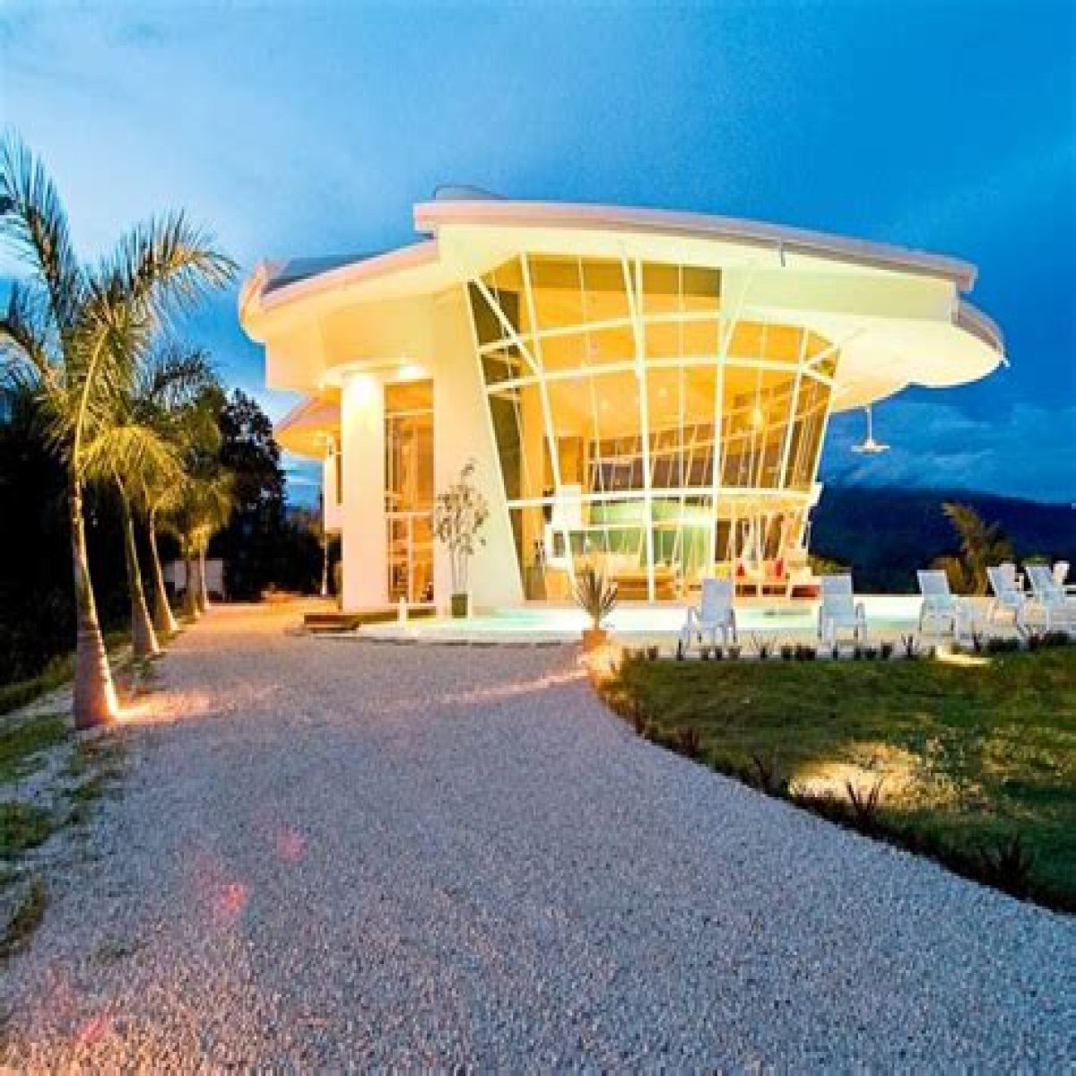 10 Glass Houses You Can Buy Right Now
