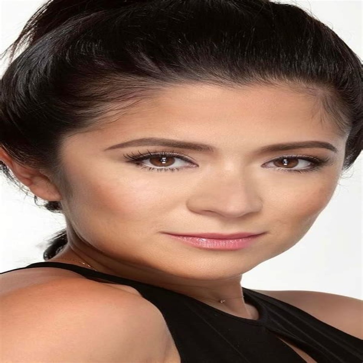 Antoinette Taus