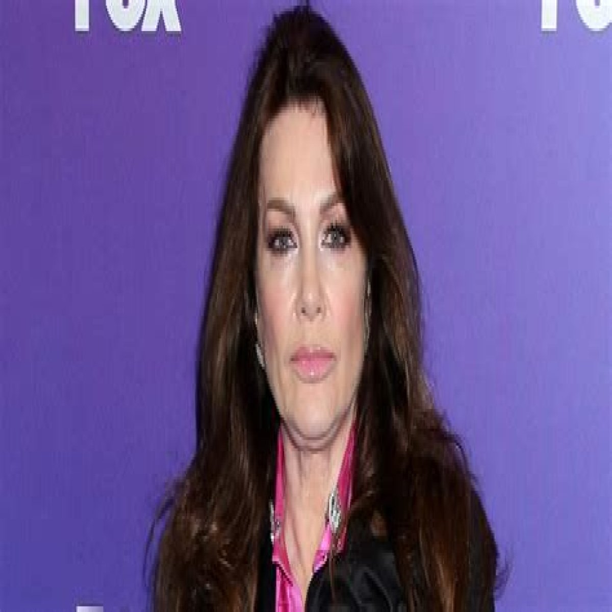 ‘Brokenhearted’ Lisa Vanderpump Mourns the Death of Her Father