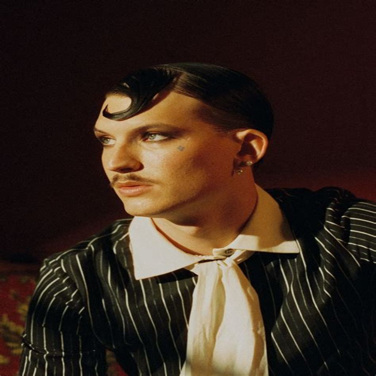 Gus Dapperton