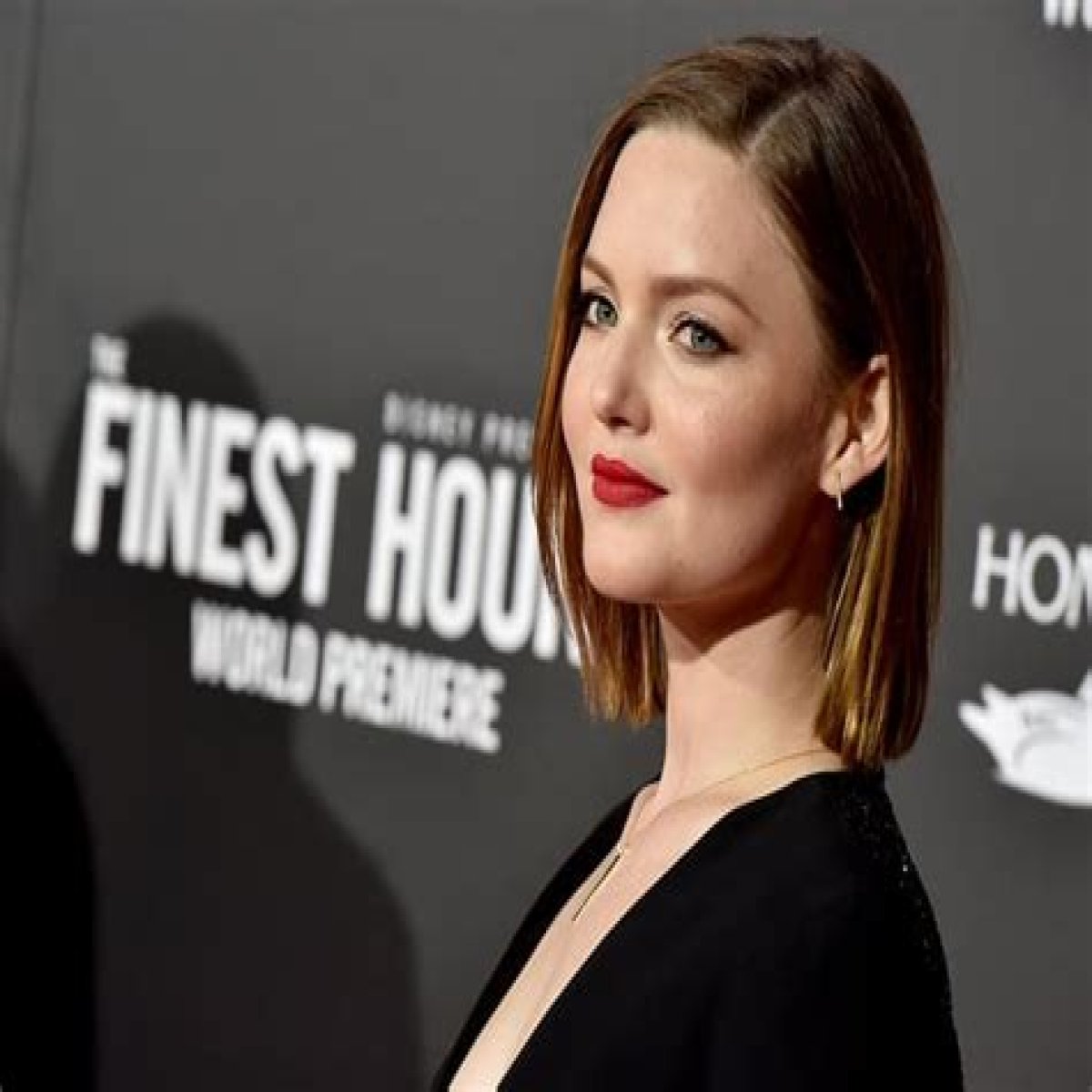 Holliday Grainger Net Worth | Celebrity Net Worth