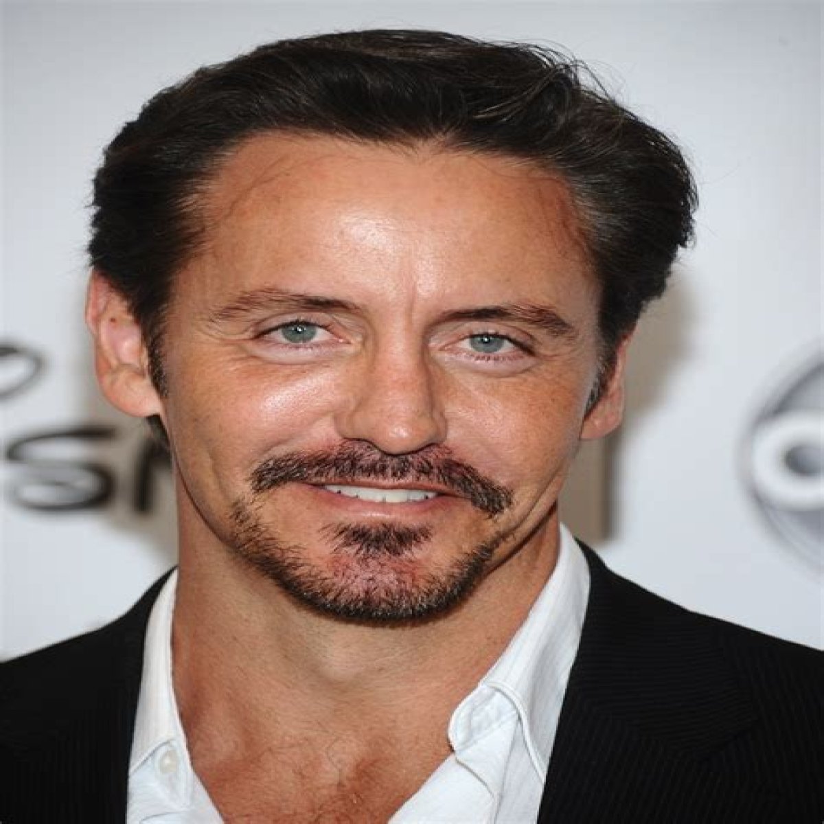 How tall is Charles Mesure