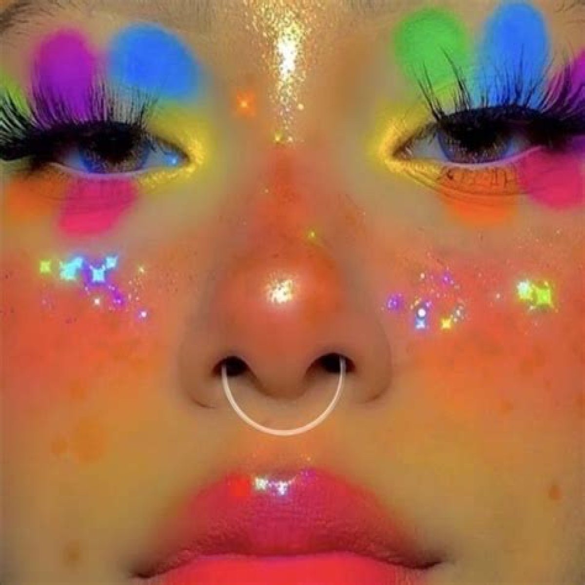 Kidcore Is The Trendy Vibrant Make-Up Aesthetic You Need To Try