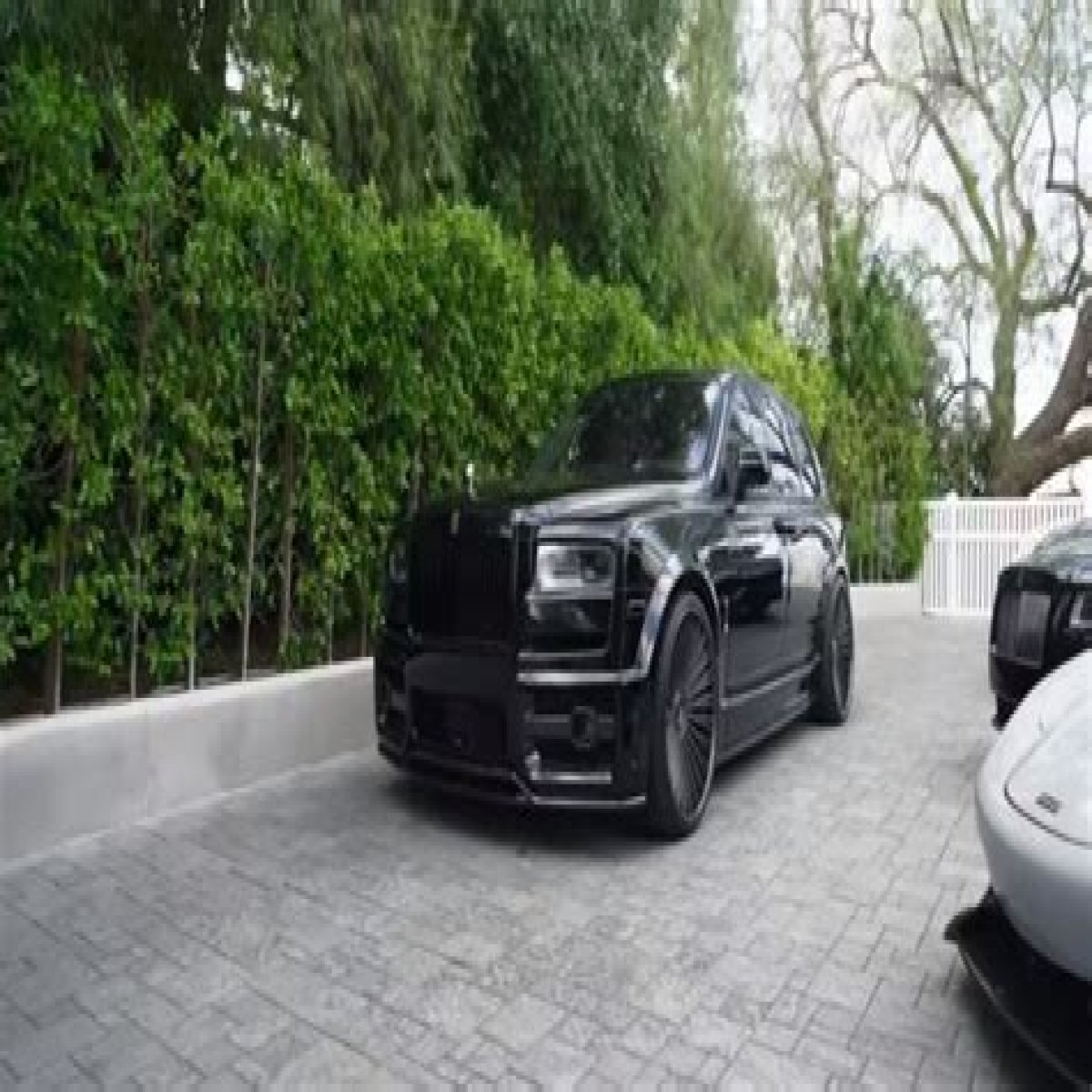 Scott Disick shows off new Rolls-Royce Cullinan with rare custom feature that will ‘never be done again’