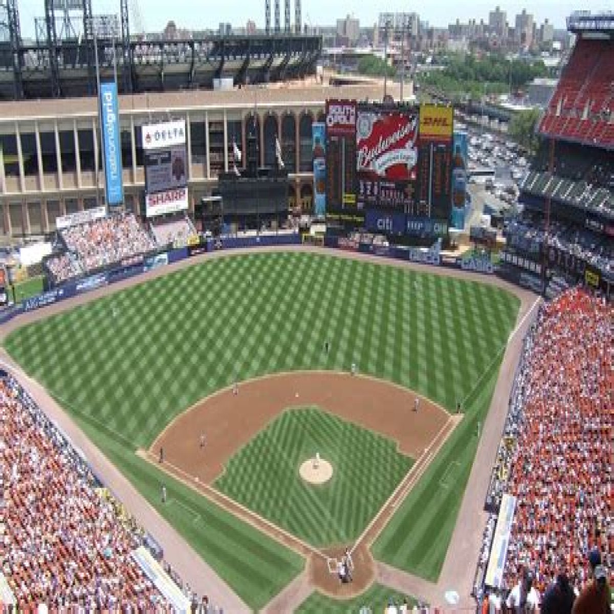 ___ Stadium (former home of the New York Mets)